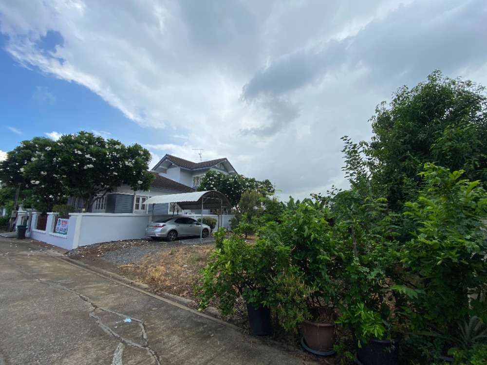 Selling cheap!!! Land 70 sq.wa., lower than the appraised value of the Land Department!!! don't have to wait for the price “Discount for it.“ The seller is going to work abroad. Parichart Village, Khlong Si, Pathum Thani – รูปที่ 2