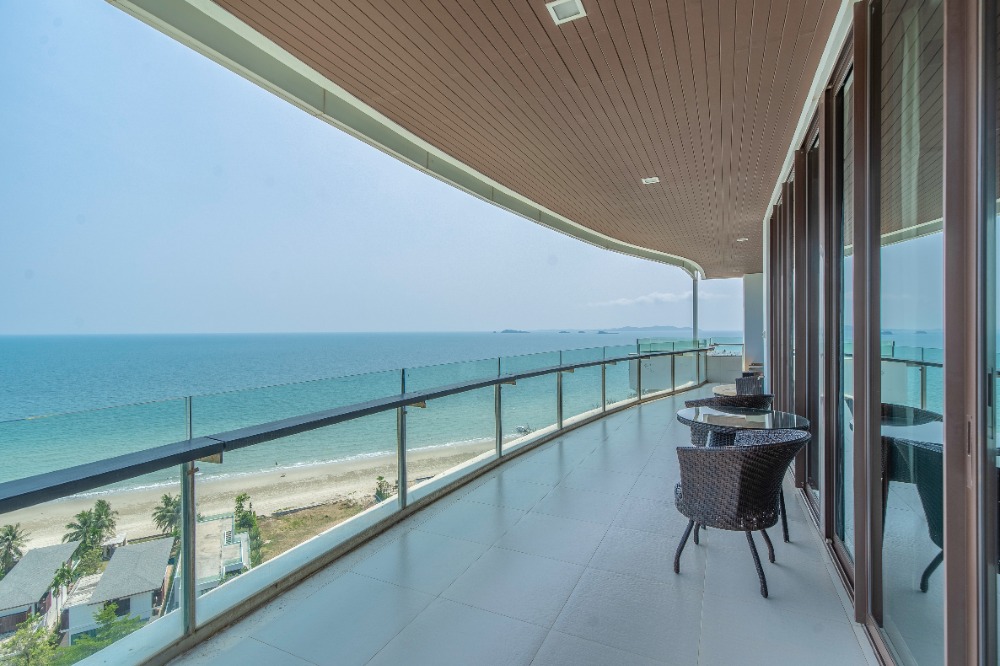 Selling the most beautiful condo in Rayong “Phu Pha Tara“, the most beautiful view, the highest floor, the largest balcony with a private beach. Selling the most beautiful condo in Rayong “Phu Pha Tara“, the most beautiful view, the highest floor, the largest balcony with a private beach.