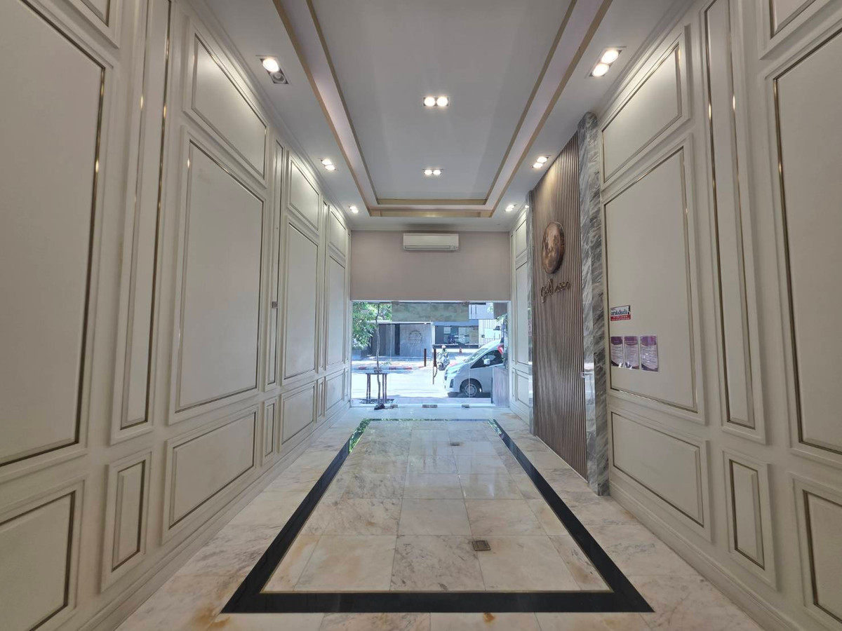 Shophouse Ekkamai 16sqwah 280sqm. 5.5storey Sell/Rent 41,000,000 Am: 0656199918 Shophouse Ekkamai 16sqwah 280sqm. 5.5storey Sell/Rent 41,000,000 Am: 0656199918