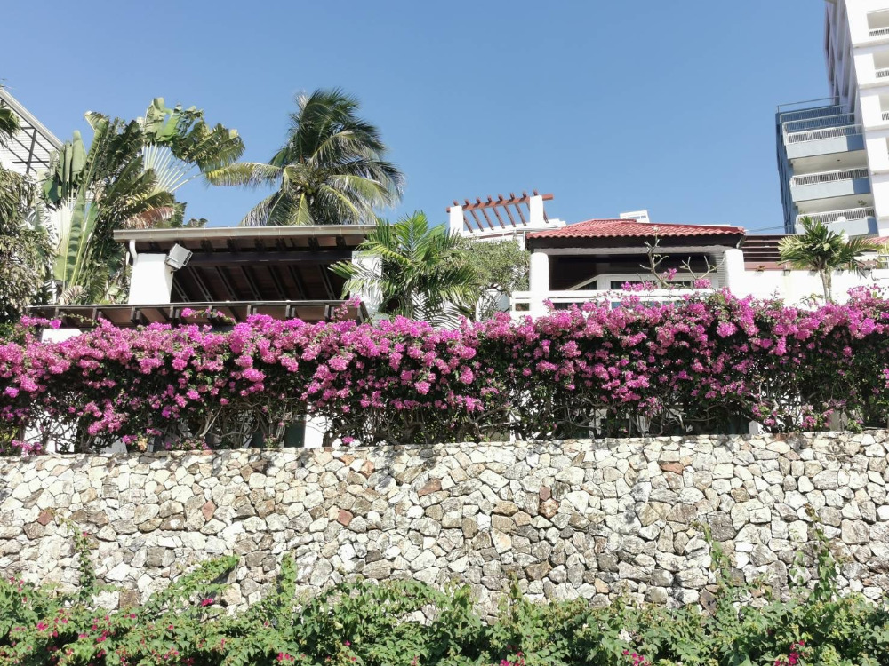 Baan Rimpha Pattaya Duplex 3bed 3bath by the beach 311sqm. Sale/Rent 68,000,000 Am: 0656199198
