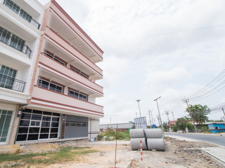 Office for sale, home office, The Vision Ville Thepharak project, 4 floors, good location, next to Kajonwit Road Office for sale, home office, The Vision Ville Thepharak project, 4 floors, good location, next to Kajonwit Road