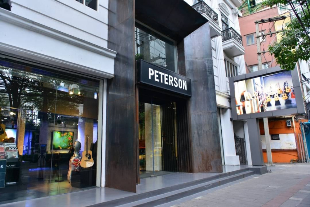 Shophouse/Office Space 200m.from BTS Prompong 130,000/mth Am: 0656199198 Shophouse/Office Space 200m.from BTS Prompong 130,000/mth Am: 0656199198