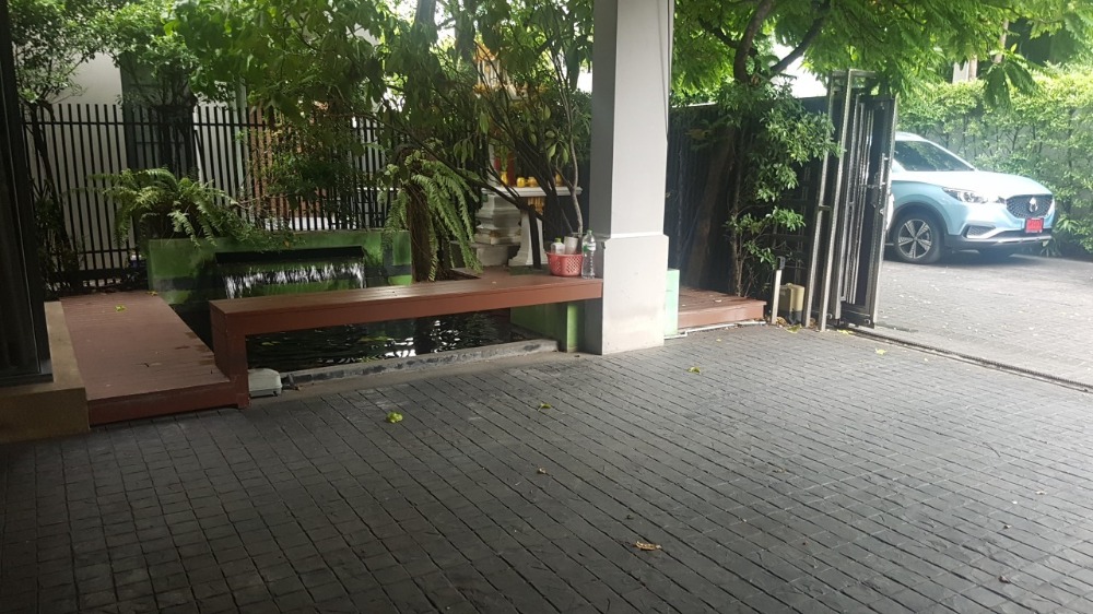 ขายบ้านแฝด The Plot Yen-Akat 3 ชั้น ซอยเย็นอากาศ 2 เขตยานนาวา – รูปที่ 2