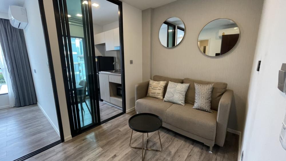 Room for rent, 24 sq.m., Brown Condo project, Huai Khwang Room for rent, 24 sq.m., Brown Condo project, Huai Khwang