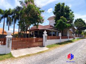 ขายรีสอร์ทเมืองพัทยาพึ่งรีโนเวทใหม่ สไตล์ล้านนา 307 ตร.ว ถนนชัยพฤกษ์ 2 เหมาะทำบ้านพักผู้สูงอายุ บรรยากาศดีมาก