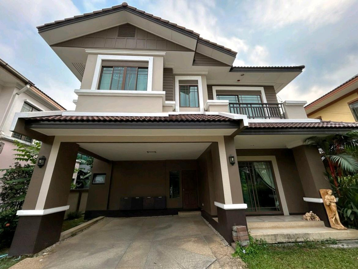 For rent, 2-story detached house, 63 sq m., Seri Thai Road, near The Mall Bangkapi, for rent 30,000/month. For rent, 2-story detached house, 63 sq m., Seri Thai Road, near The Mall Bangkapi, for rent 30,000/month.