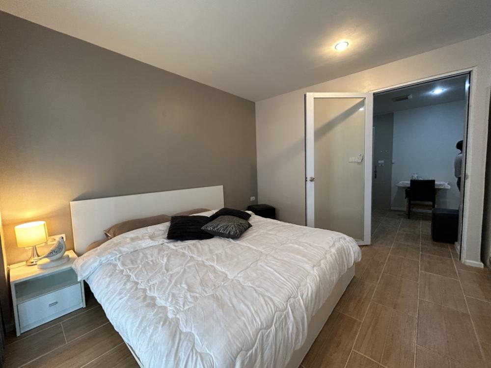 Pets allowed 🐶🐱 For rent Happy Condo Lat Phrao 101, beautiful room with balcony, very new room.