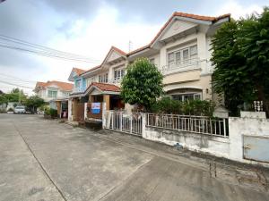 For rent / sale Baan Piam Suk, near the main road, Vibhavadi Rangsit Road. Ngamwongwan Road near The Mall Ngamwongwan Piam Suk Village, 2-storey townhouse, Soi Ngamwongwan 23 Intersection 16 (Wat Bua Khwan), Ngamwongwan Road, Bang Krasor Subdistrict, Muea