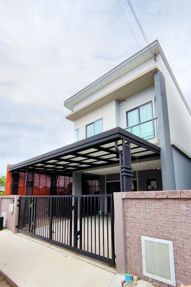 ขาย ทาวน์โฮม The Plant รามคำแหง-วงแหวน 138 ตรม. 29.7 ตร.วา หลังริม ใช้งานน้อย ใหม่มาก เฟอร์และเครื่องใช้ไฟฟ้าครบ ขาย ทาวน์โฮม The Plant รามคำแหง-วงแหวน 138 ตรม. 29.7 ตร.วา หลังริม ใช้งานน้อย ใหม่มาก เฟอร์และเครื่องใช้ไฟฟ้าครบ