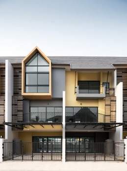 New townhome for sale - Ekachai-Bangbon Road (next to the main road, width 6m. + with free gifts, excellent grade) 31.9 sq.wa. 257 sq.m., suitable for trade +Home Office