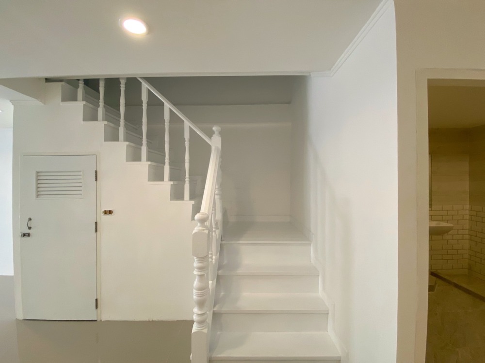 ขายพร้อมผู้เช่า ทาวน์เฮ้าส์ 2 ชั้น อ่อนนุช 27 เดินทางสะดวก – รูปที่ 3