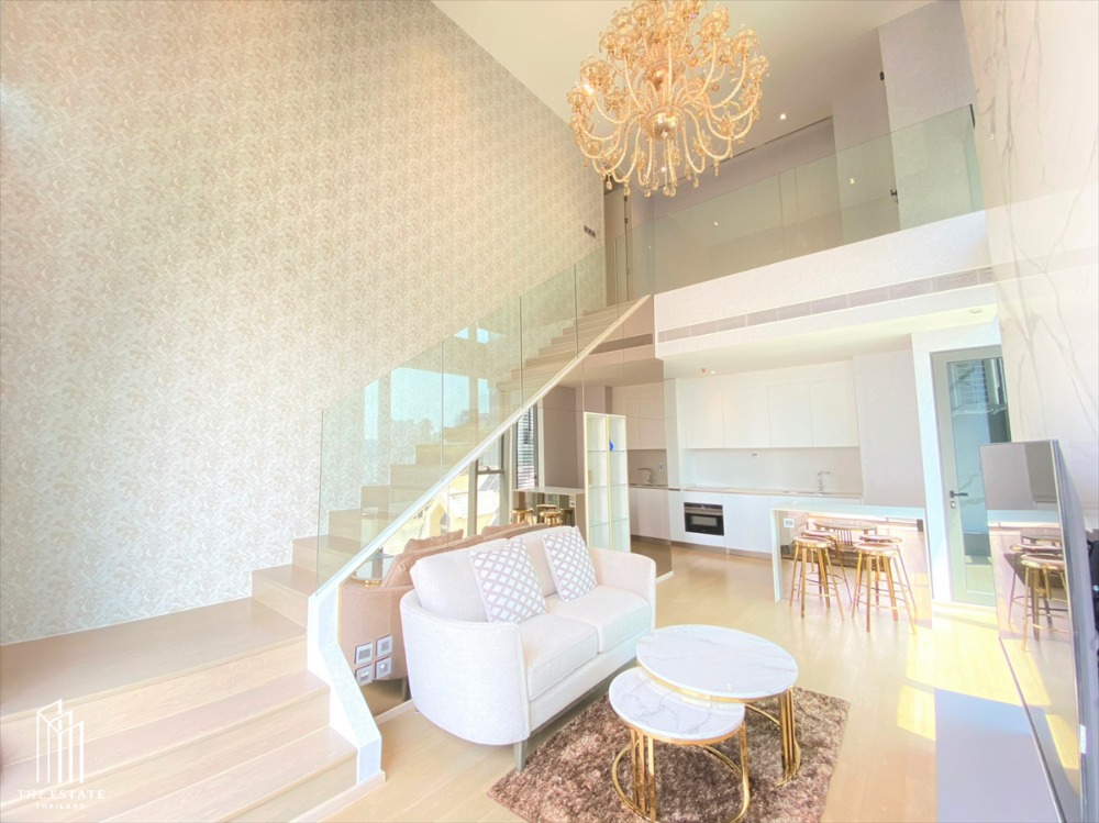 Duplex Room: The Strand Thonglor Duplex Room has only 1 room in the floor @47.58 MB.