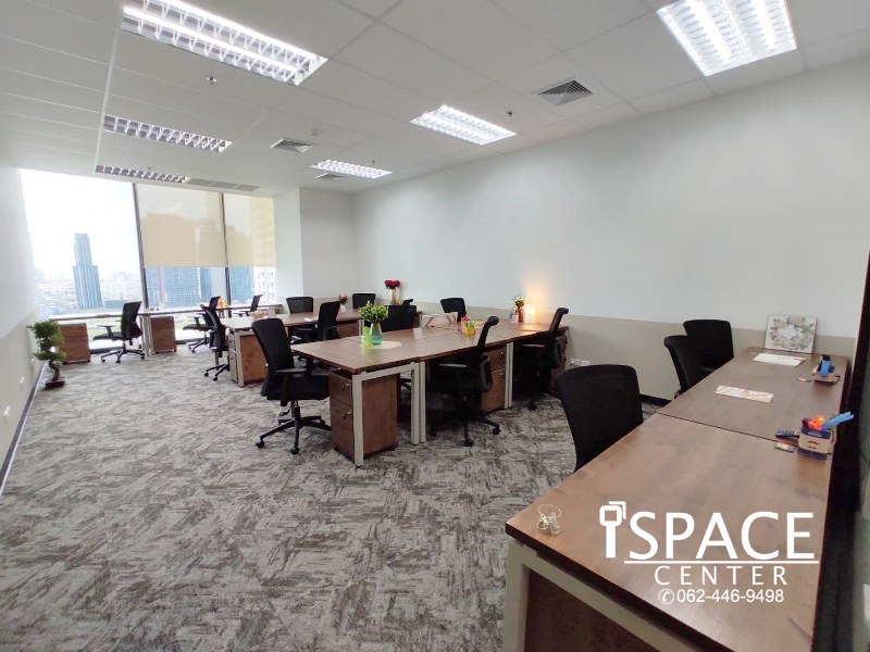 Service Office for rent, next to MRT Rama 9 and MRT Phetchaburi, only 180 meters, corner room, fully furnished, ready to carry a notebook to work No need to decorate the office on the grade A office, the price includes everything. Service Office for rent, next to MRT Rama 9 and MRT Phetchaburi, only 180 meters, corner room, fully furnished, ready to carry a notebook to work No need to decorate the office on the grade A office, the price includes everything.