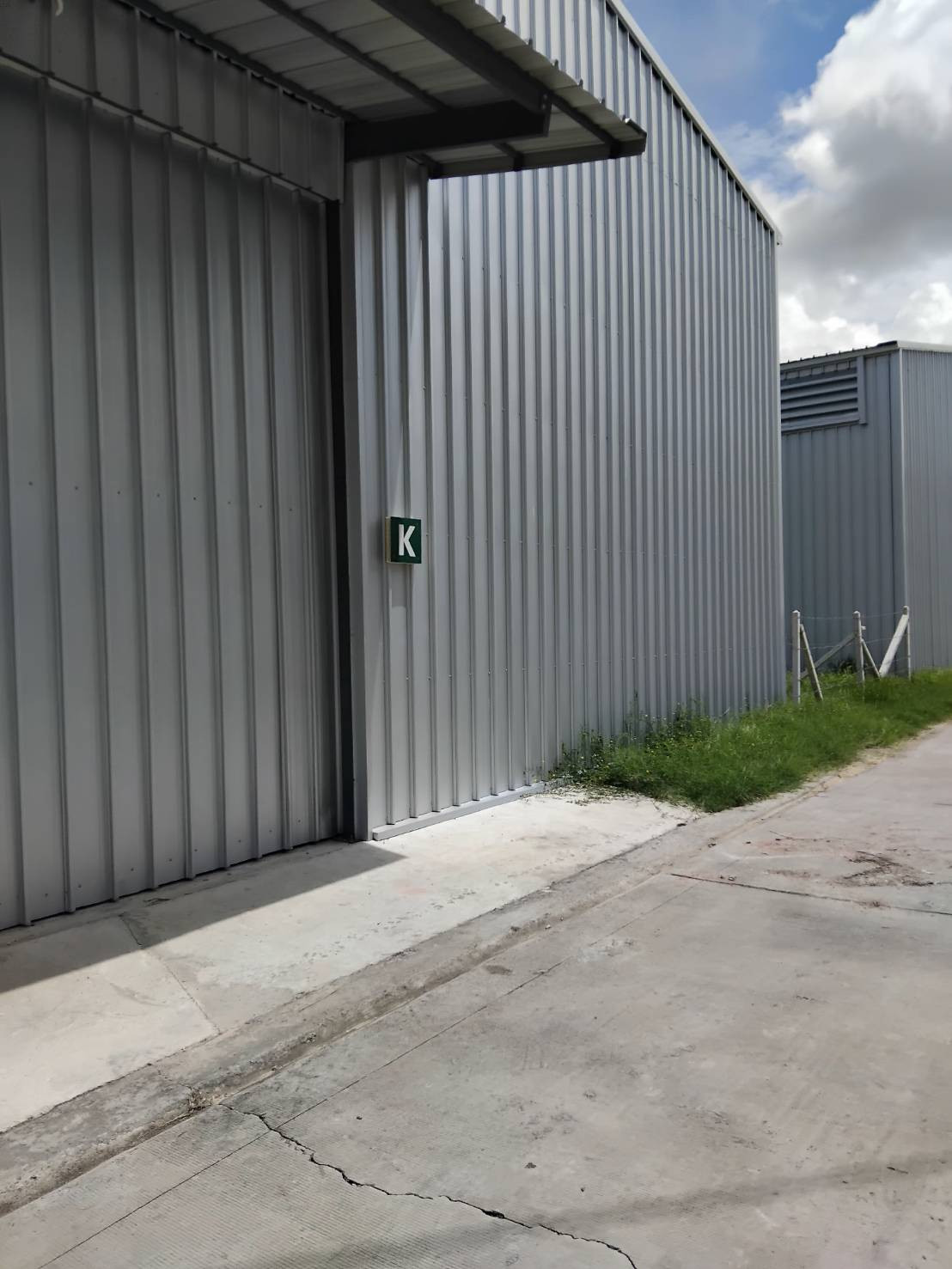 โกดังเช่าแหลมฉบัง-พัทยา รวมพื้นที่ใช้สอยทั้งหมด353 ตร.ม. R28-K(位於芭堤雅林查班的倉庫出租,總可用面積 353 平方米,R28-K。) โกดังเช่าแหลมฉบัง-พัทยา รวมพื้นที่ใช้สอยทั้งหมด353 ตร.ม. R28-K(位於芭堤雅林查班的倉庫出租,總可用面積 353 平方米,R28-K。)