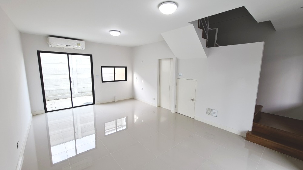 ขายบ้านกลางเมือง ปิ่นเกล้า จรัญ Townhome (หลังมุม) ใหม่มากๆ – รูปที่ 3