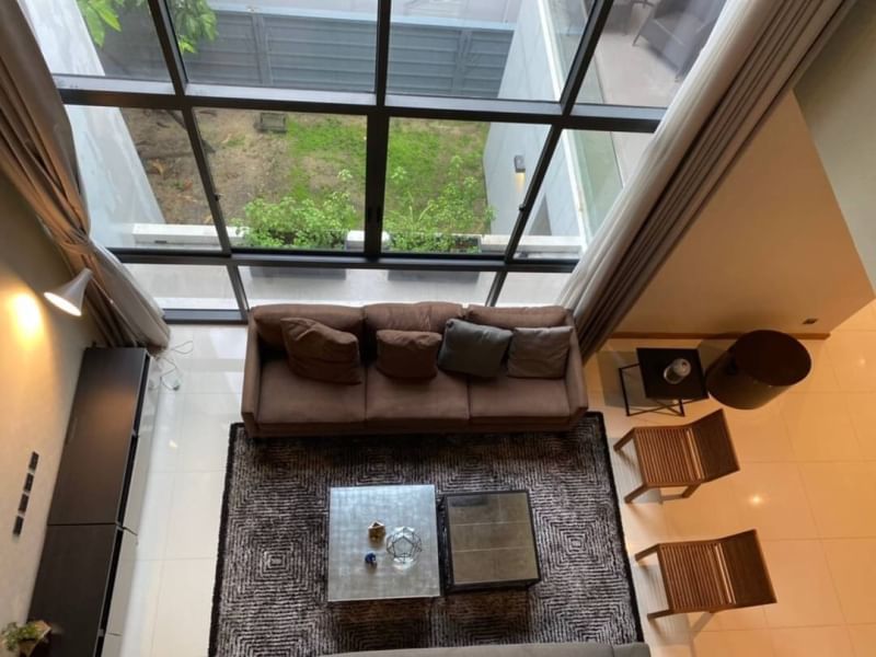 House for sale, ready to move in, PARC PRIVA, 4 bedrooms, 4 bathrooms, 3 floors high, width up to 380 sq m., good location, not far from MRT and expressway.