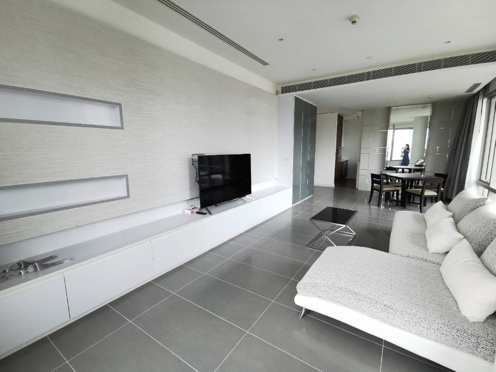 185 Rajadamri 2bed 2bath 107.83sqm. 36,000,000 Am: 0656199198 185 Rajadamri 2bed 2bath 107.83sqm. 36,000,000 Am: 0656199198