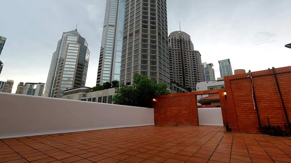 Townhouse at ploenchit for rent Townhouse at ploenchit for rent