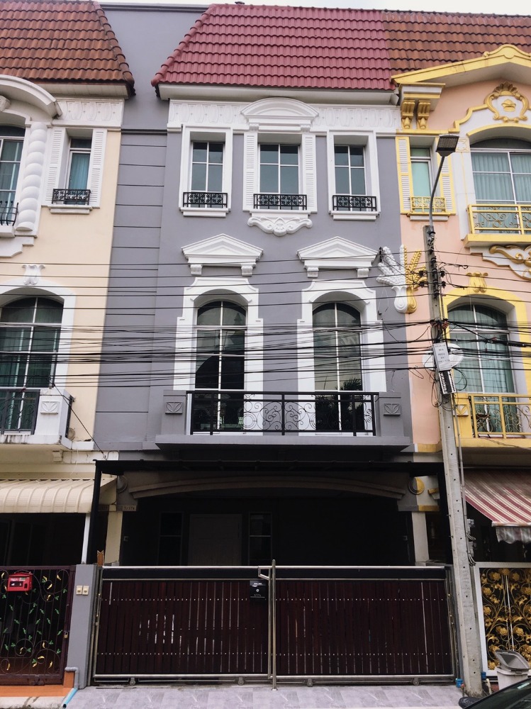 ขาย บ้านกลางเมือง มอลติ-คาโล รัชวิภา ทาวน์โฮม 3 ชั้นเล่นระดับ ติดสโมสร 21 ตร.วา พท. 169 ตร.ม. 3 นอน 4 น้ำ 1 ห้องรับแขก 1 ห้องอาหาร หน้ากว้าง 5.5 เมตร จอดรถได้ 2 คัน ตกแต่งพร้อมอยู่ 8.9 ลบ. ขาย บ้านกลางเมือง มอลติ-คาโล รัชวิภา ทาวน์โฮม 3 ชั้นเล่นระดับ ติดสโมสร 21 ตร.วา พท. 169 ตร.ม. 3 นอน 4 น้ำ 1 ห้องรับแขก 1 ห้องอาหาร หน้ากว้าง 5.5 เมตร จอดรถได้ 2 คัน ตกแต่งพร้อมอยู่ 8.9 ลบ.