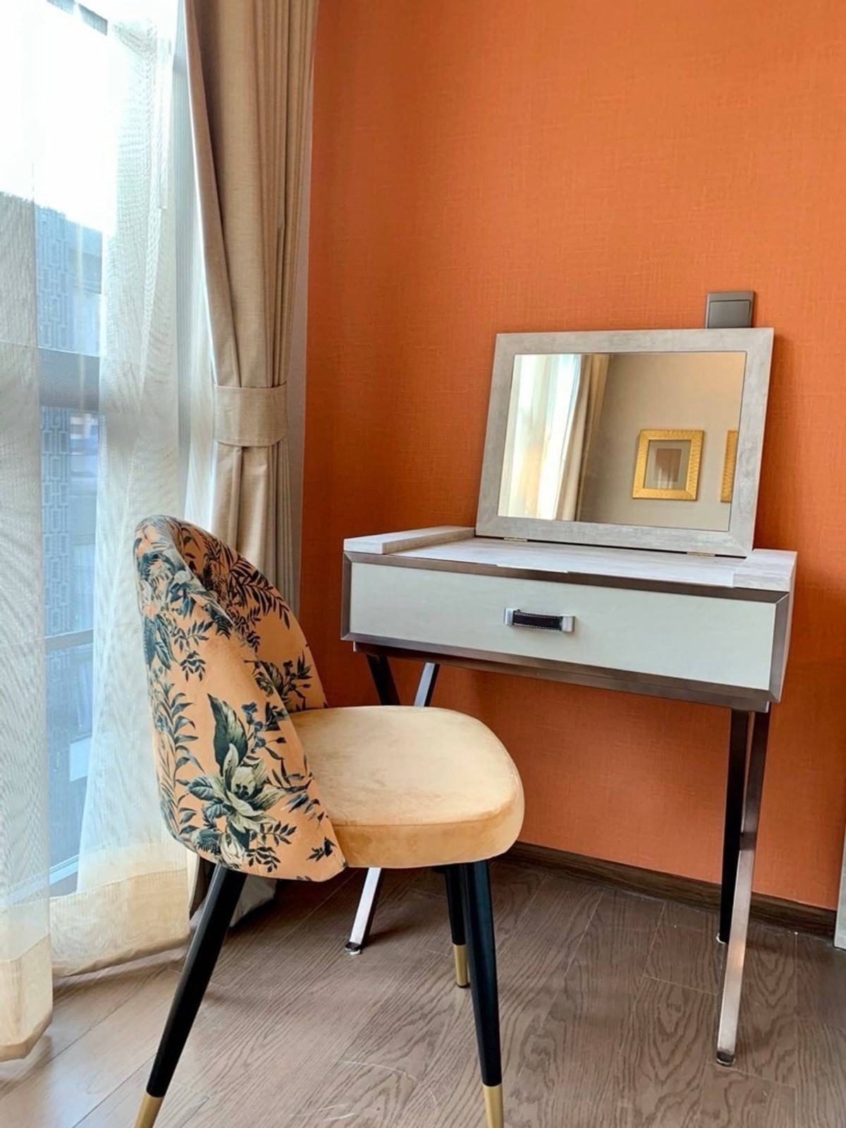 ✨ คอนโดให้เช่า ใจกลางหลังสวน | เดินถึง BTS ชิดลม | ใกล้โรงเรียนมาแตร์เดอี

Na Vara Residence Langsuan
 – รูปที่ 2