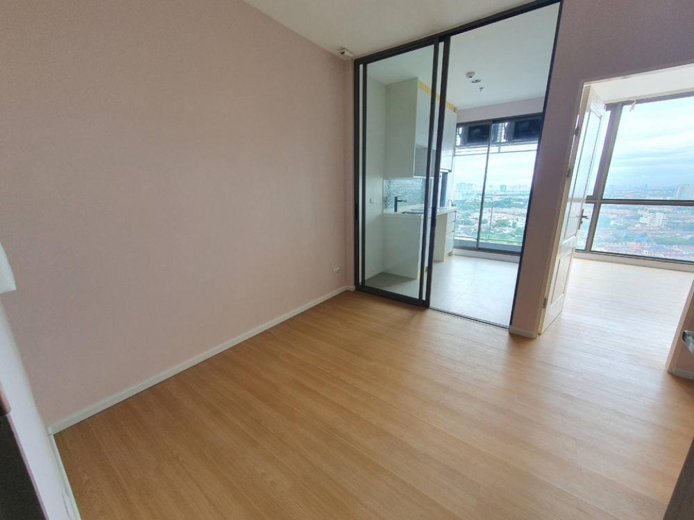 Condo for sale, The Qwe Tiwanon, 20th floor, usable area 31.31 sq m., 1 bedroom, 1 bathroom, convenient transportation, next to the main road, next to the MRT Yaek Tiwanon station, beautiful view, spacious room, surrounded by complete facilities.