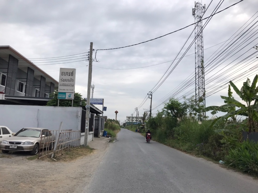 Land for rent 100 square wa, Romklao Intersection, Lat Krabang, suitable for doing business, trading near Suvarnabhumi Airport.