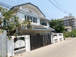 Single house for rent Opposite Central Chaengwattana, area 50 square meters 💛🧡💚 Line ID @mynewhome💛🧡💚