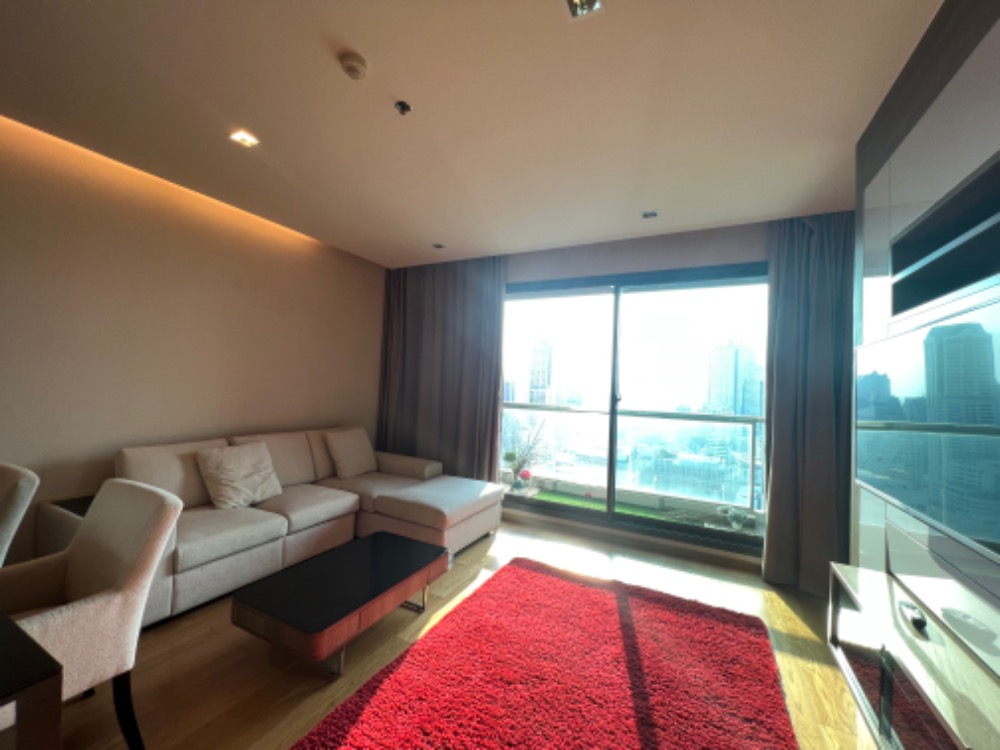for rent High floor 2 bed 2bath The address sathorn 🌟🌟