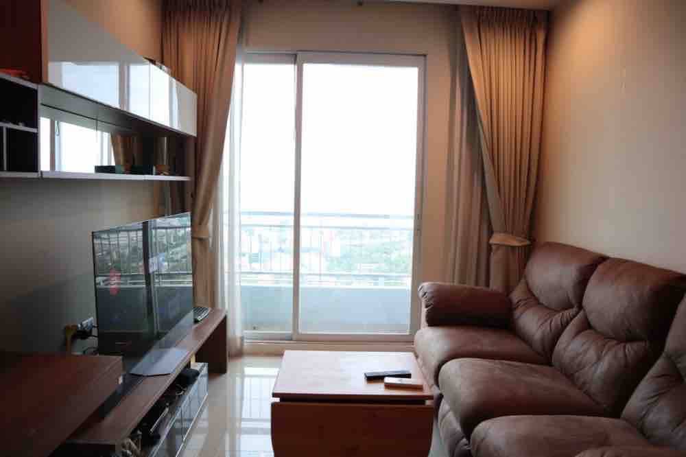 for rent high floor room very good price Circle 1