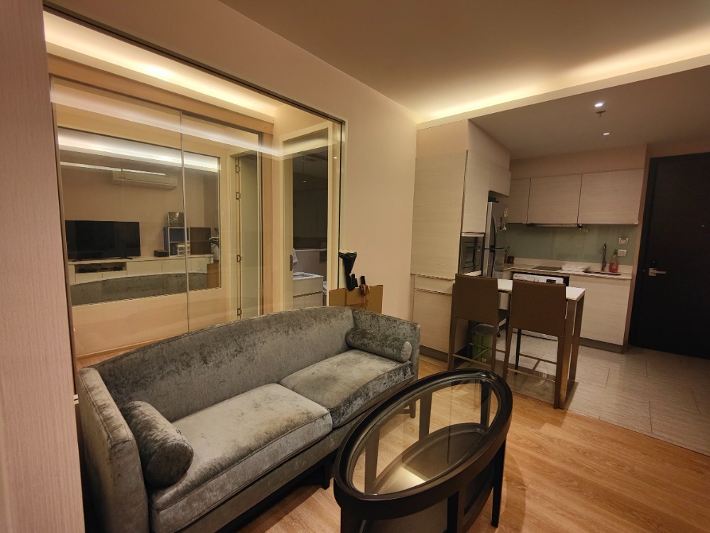 Room for sale, H Sukhumvit 43, 8th floor , size 40.41 sq.m. , 1 bedroom, 1 bathroom close to BTS Phrom Phong Room for sale, H Sukhumvit 43, 8th floor , size 40.41 sq.m. , 1 bedroom, 1 bathroom close to BTS Phrom Phong