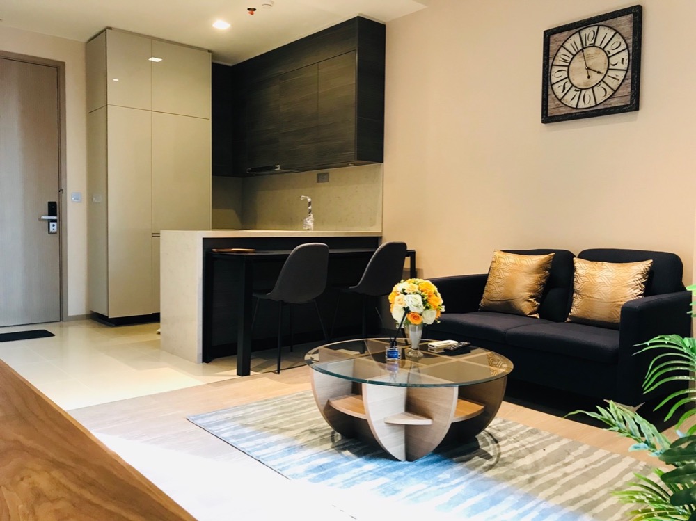 for rent The Esse Asoke special price nice view !! 🧡🧡