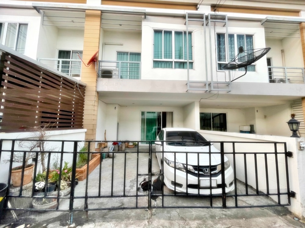 Townhome for sale, Ban Chanrada 2 Mittraphap - Ban Chan, 21.2 sq m., 3 bedrooms, 2 bathrooms, 1.7 million, beautiful house, ready to move in. Townhome for sale, Ban Chanrada 2 Mittraphap - Ban Chan, 21.2 sq m., 3 bedrooms, 2 bathrooms, 1.7 million, beautiful house, ready to move in.