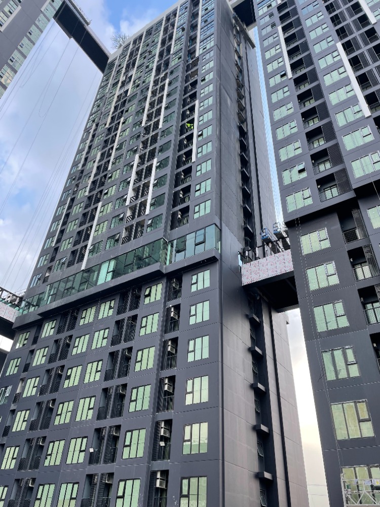  a new room for renting, size 30 sq m, corner room, garden and river view, luxury condo, fully furnished and ready to move in.