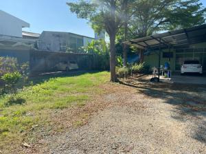 Land for sale, Soi Ngamwongwan 23 (Soi Wat Bua Khwan), Nonthaburi, 199 sq wa, wide frontage, convenient to travel, only 400 meters from Ngamwongwan Road.