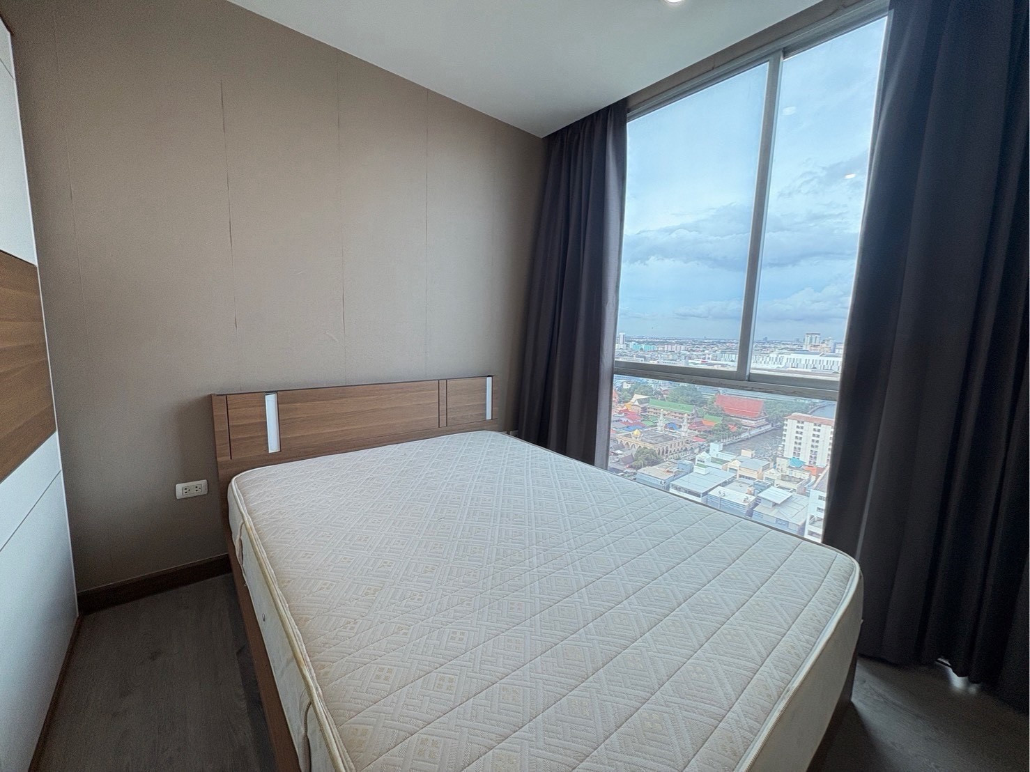 For rent, Chewathai Ramkhamhaeng, beautiful room