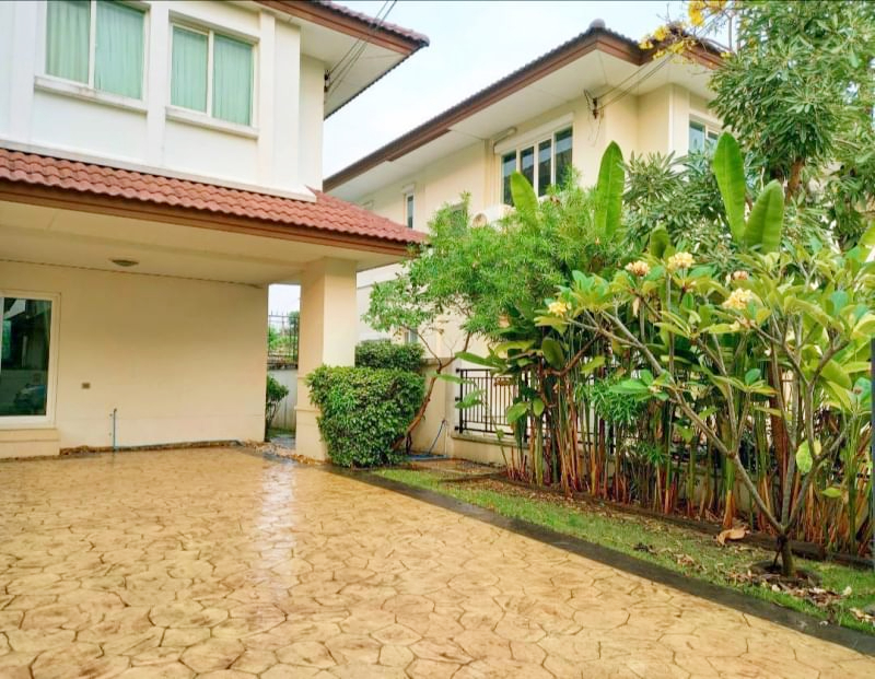 Sale with tenant Single house The Centro Rattanathibet 165 sq m. 70 sq m. Corner unit with furniture. Can move in, near MRT Bang Phlu station Sale with tenant Single house The Centro Rattanathibet 165 sq m. 70 sq m. Corner unit with furniture. Can move in, near MRT Bang Phlu station