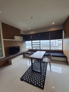 for rent Emporio place 1 bed special deal !!