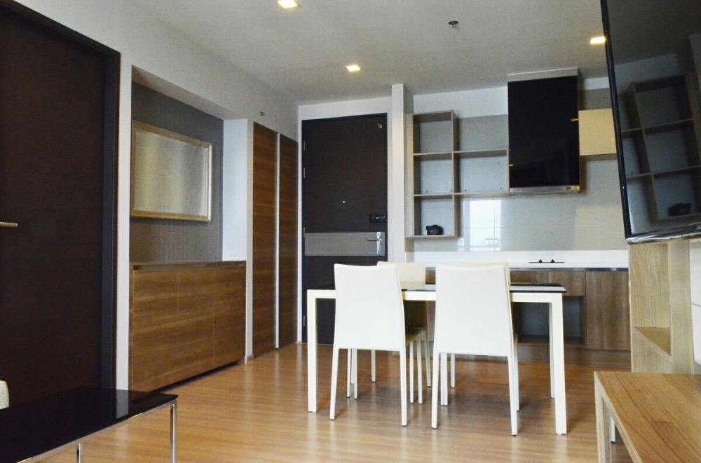 for rent Rhythm sathorn 2 bed special deal!!