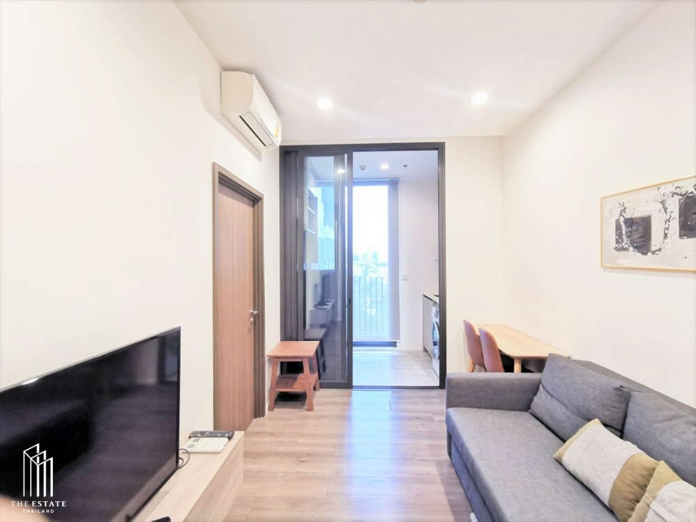 Condo for SALE *Whizdom Essence, beautifully decorated, good position, complete a new perspective, near BTS Punnawithi, can move in immediately @5.52 MB