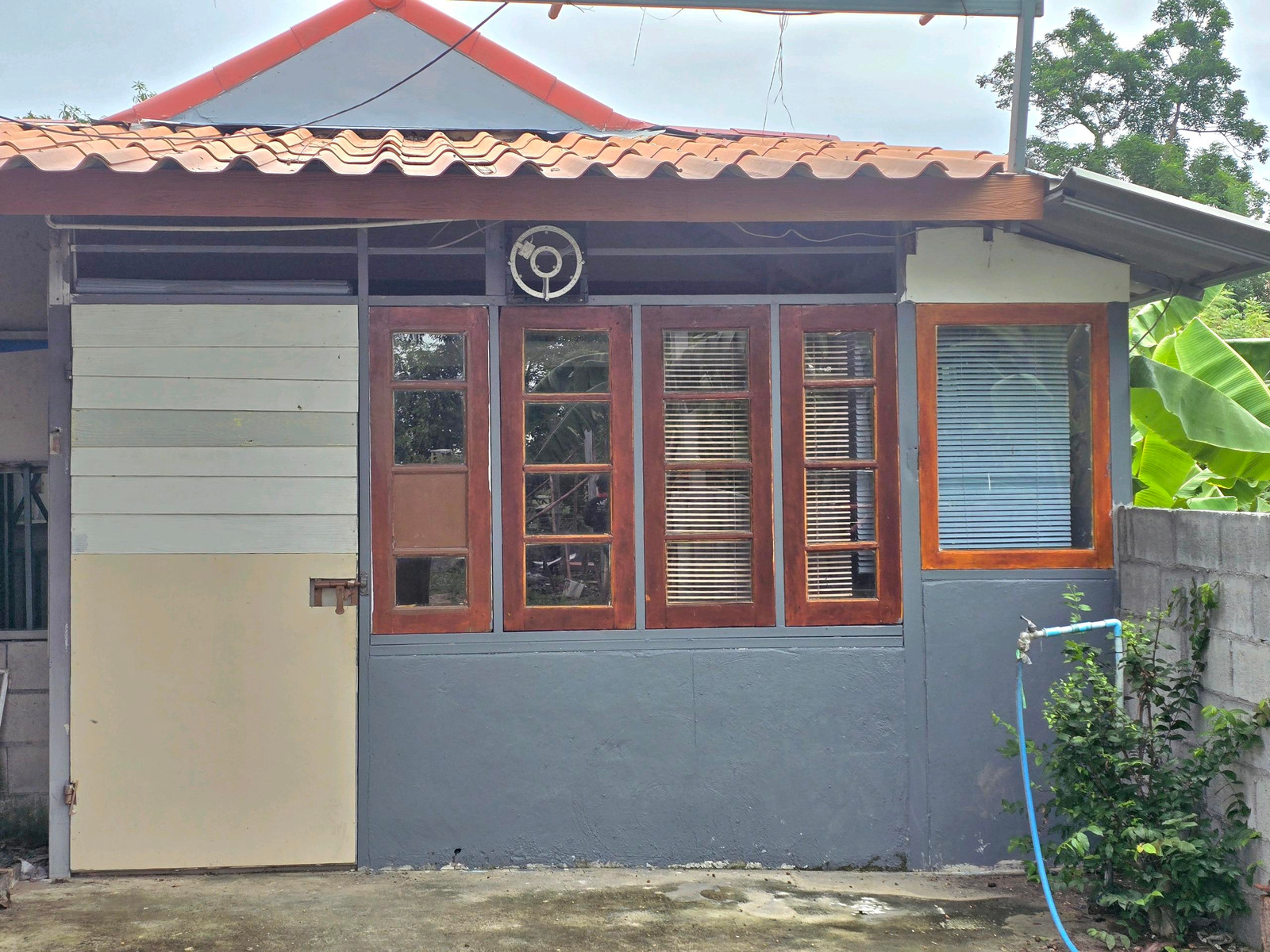 ให้เช่า เป็นบ้านชั้นเดียว บ้านในสวน(บางปลารีสอร์ท) ต.บางปลา อ.บางเลน จ.นครปฐม – รูปที่ 2