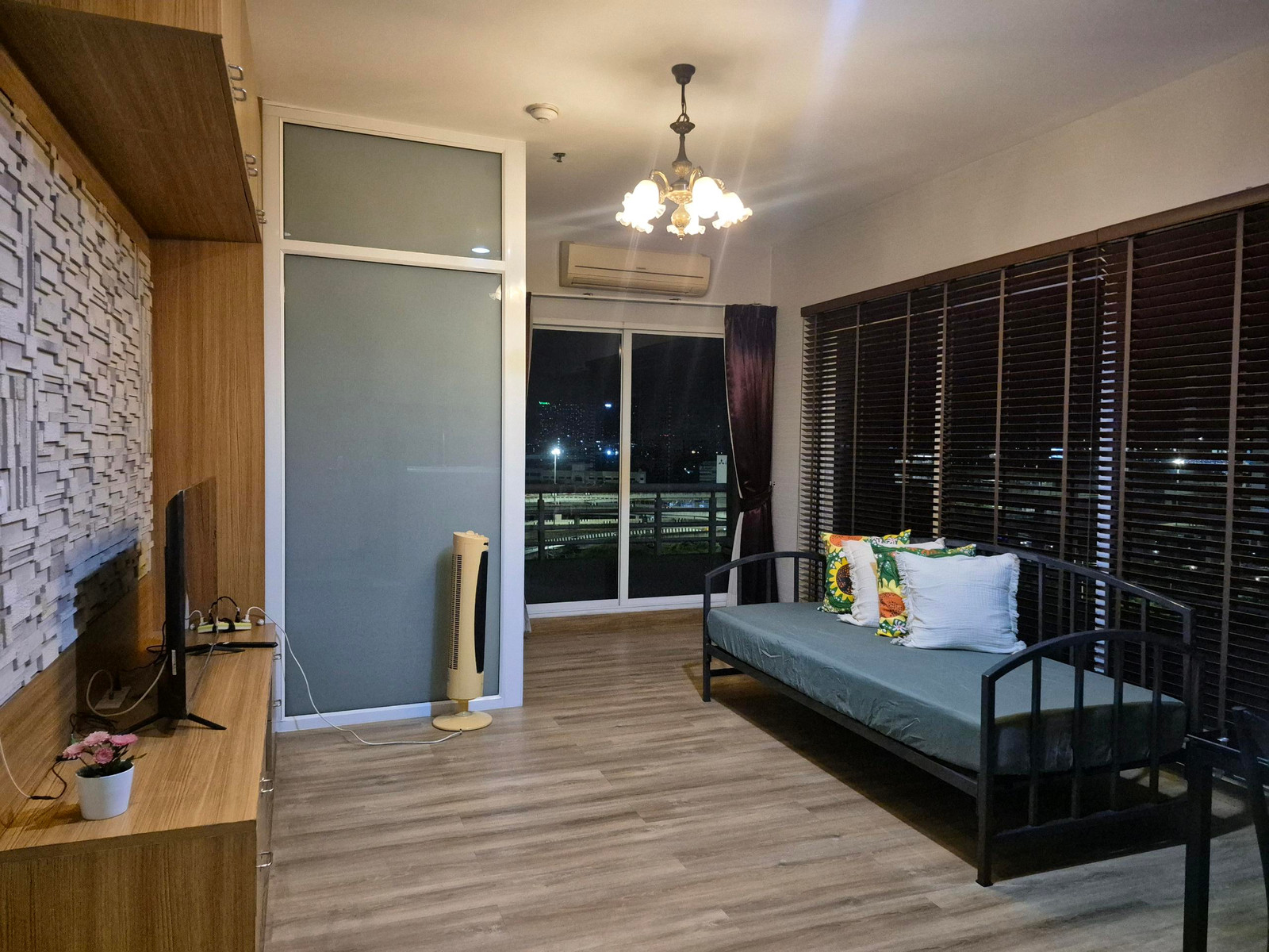 For rent - The Four Wings Residence - Srinakarin (4 Krungthep Kreetha Intersection) For rent - The Four Wings Residence - Srinakarin (4 Krungthep Kreetha Intersection)