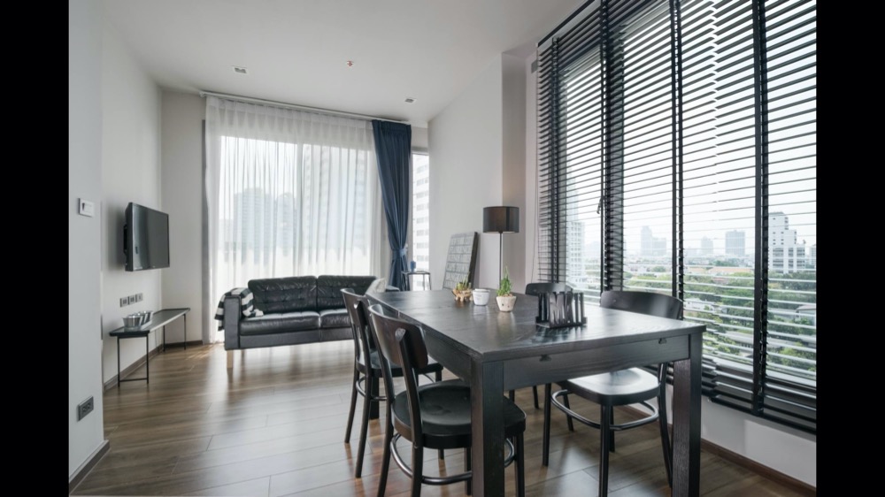 Ceil By Sansiri, Hight ceiling on 9th floor and infinity pool