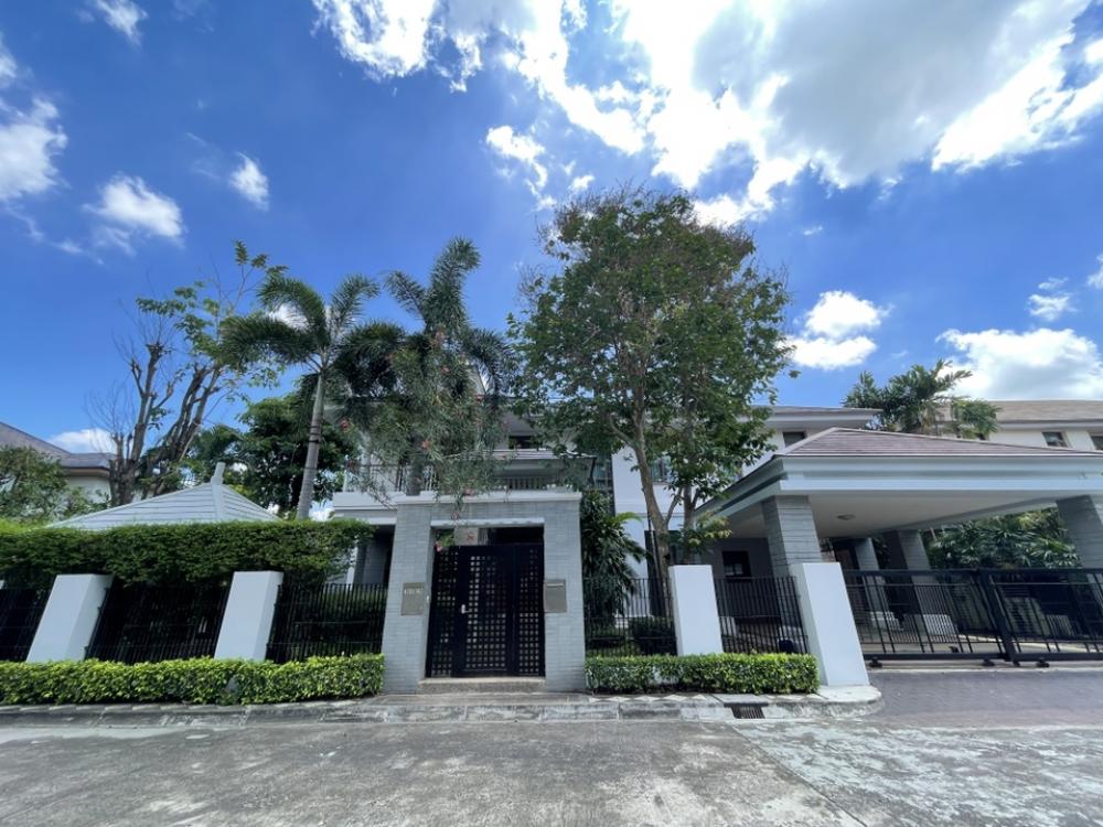 The big house is very shady. Special rental price‼️‼️ Narasiri Phatthanakan-Srinakarin ‼️ Shady, nice to live in, the front of the house faces north, not hot.