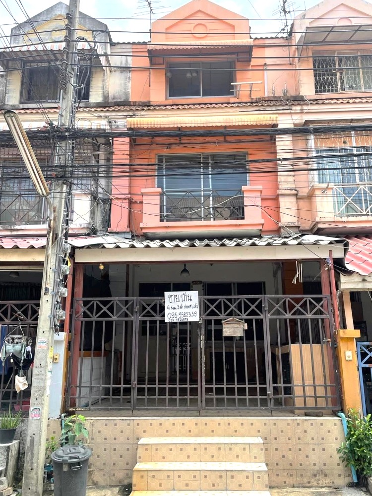 3-storey townhome for sale (level playing), Sinsap Nakorn Garden Village, Kanchanaphisek Road, Bang Khae, Bangkok