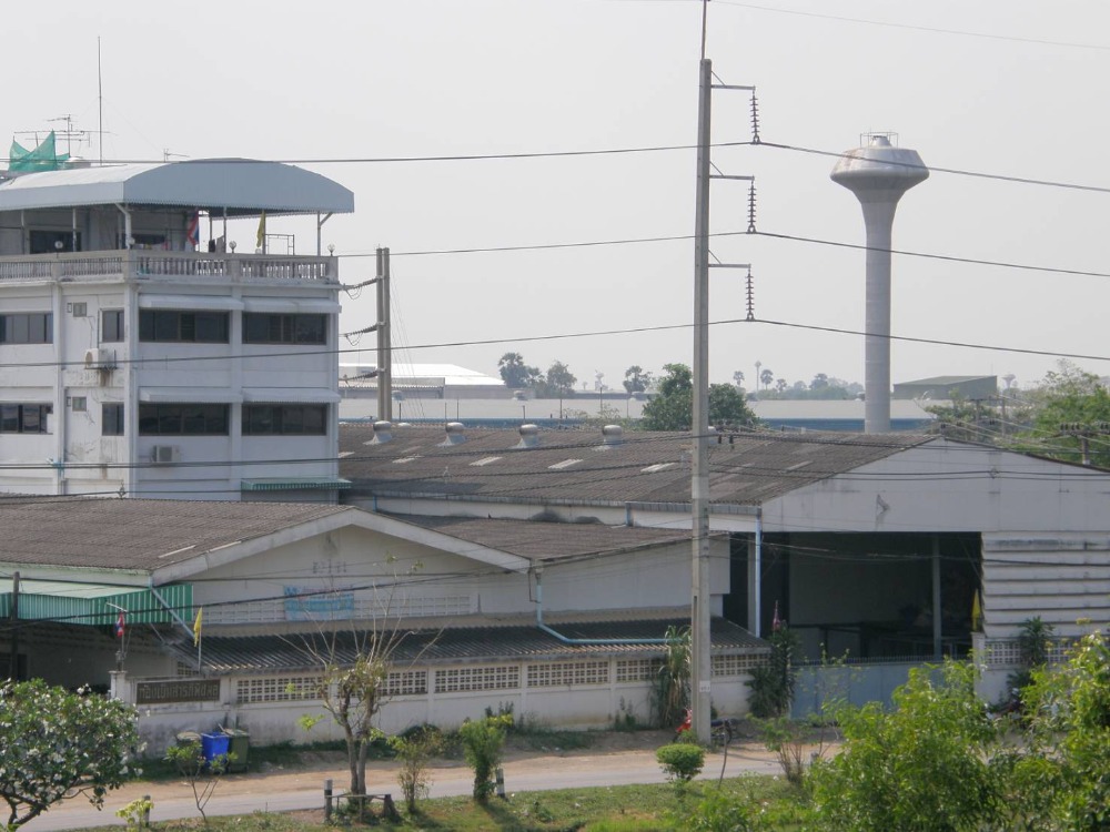 ขาย ที่ดิน 1ไร่ หน้ากว้าง 40เมตร ลึก 40 เมตร พร้อมตึก 5ชั้น2 คูหา   +โกดัง 3 หลัง  ( สามารถดัดแปลงเป็น ห้อง clean room หรือ ที่เก็บสินค้า     ที่ดิน ติดถนนซอย เลียบคลองประปา ติดสวนอุตสาหกรรมบางกะดี  จ.ปทุมธานี *** มีใบ ร.ง. 4      โทร 063_ 5502744 – รูปที่ 4