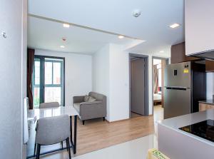 for rent Taka haus 2 bed special deal !! 🌈🌈