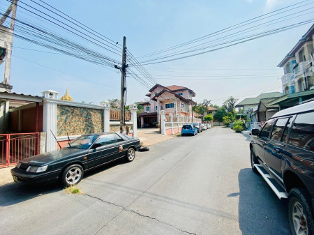 Office for sale, Soi Nuanchan, Ramintra, usable area 502 sq m. size 2 ngan 7 sq. wa, ready to use
