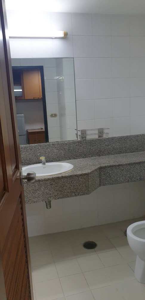 Phayathai Place condominium for rent. 30 m. from BTS Phayathai station Phayathai Place condominium for rent. 30 m. from BTS Phayathai station
