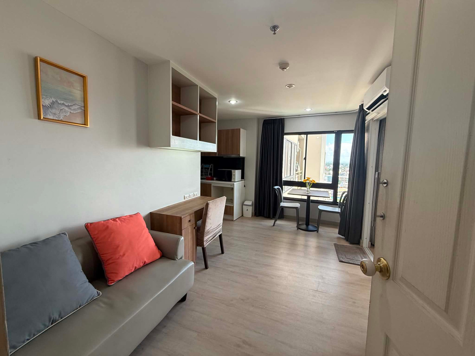 Sell ​​1 bedroom (large) Plus Condo 2 (District 8)
