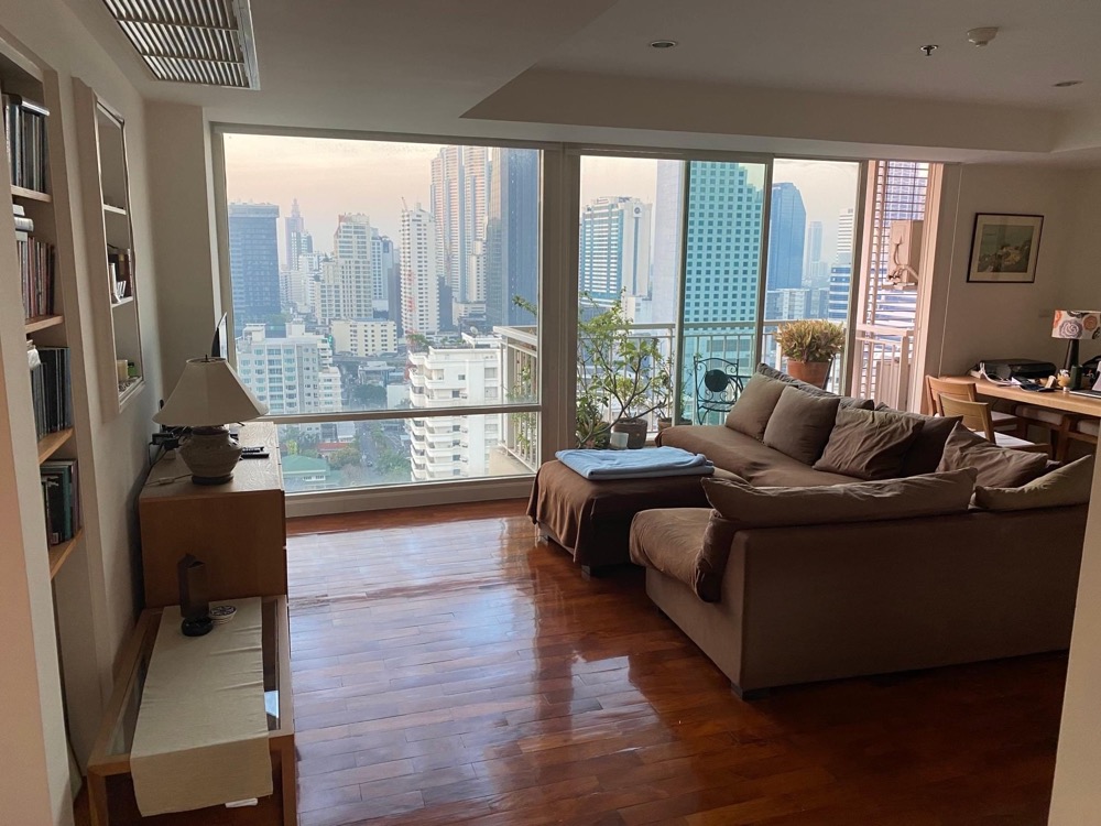 Special deal for rent Baan Siri 31 3 bedrooms 3 baths big balcony good view high floor 2 parkings